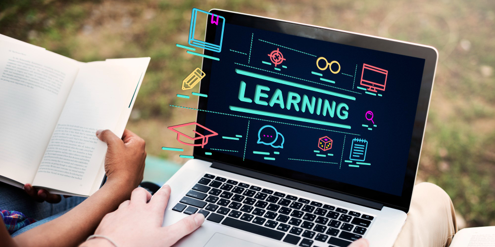 How learning experiences differ between online course platforms – user engagement and usability comparison