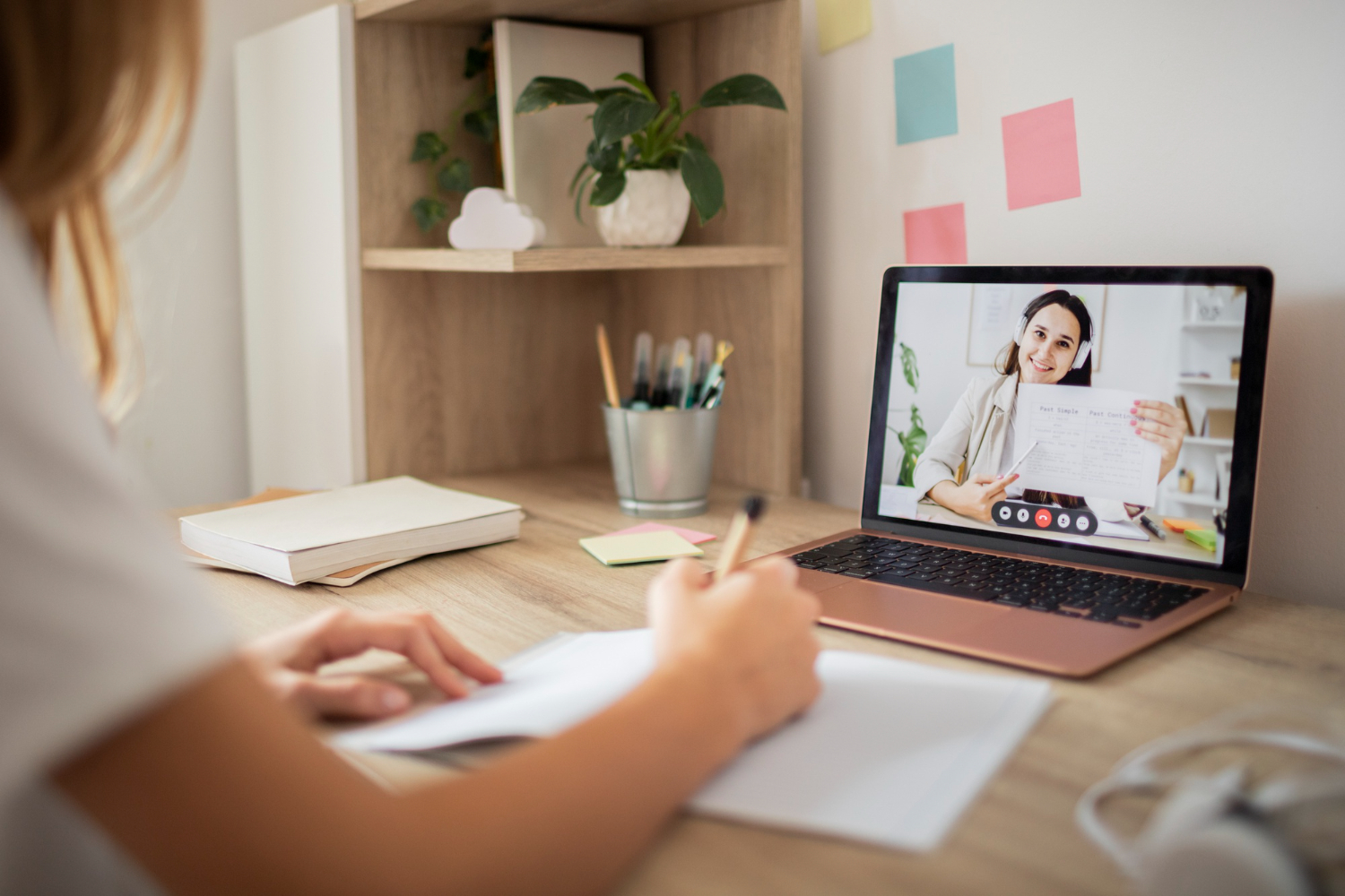 Online course builder with CustomerHub